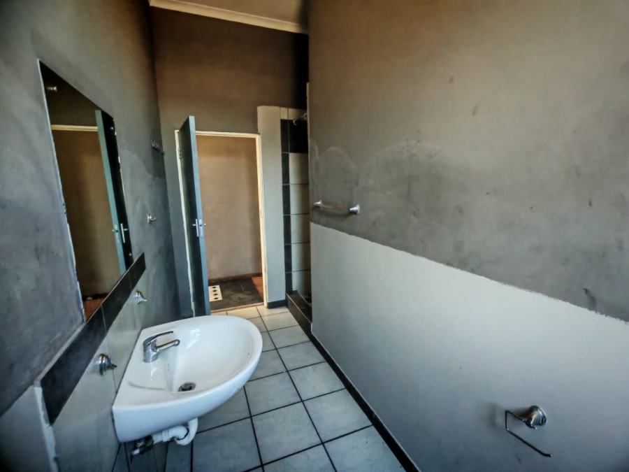 8 Bedroom Property for Sale in Sydenham Eastern Cape